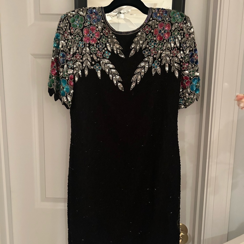 Stenay Black Embellished Sheath Cocktail Dress